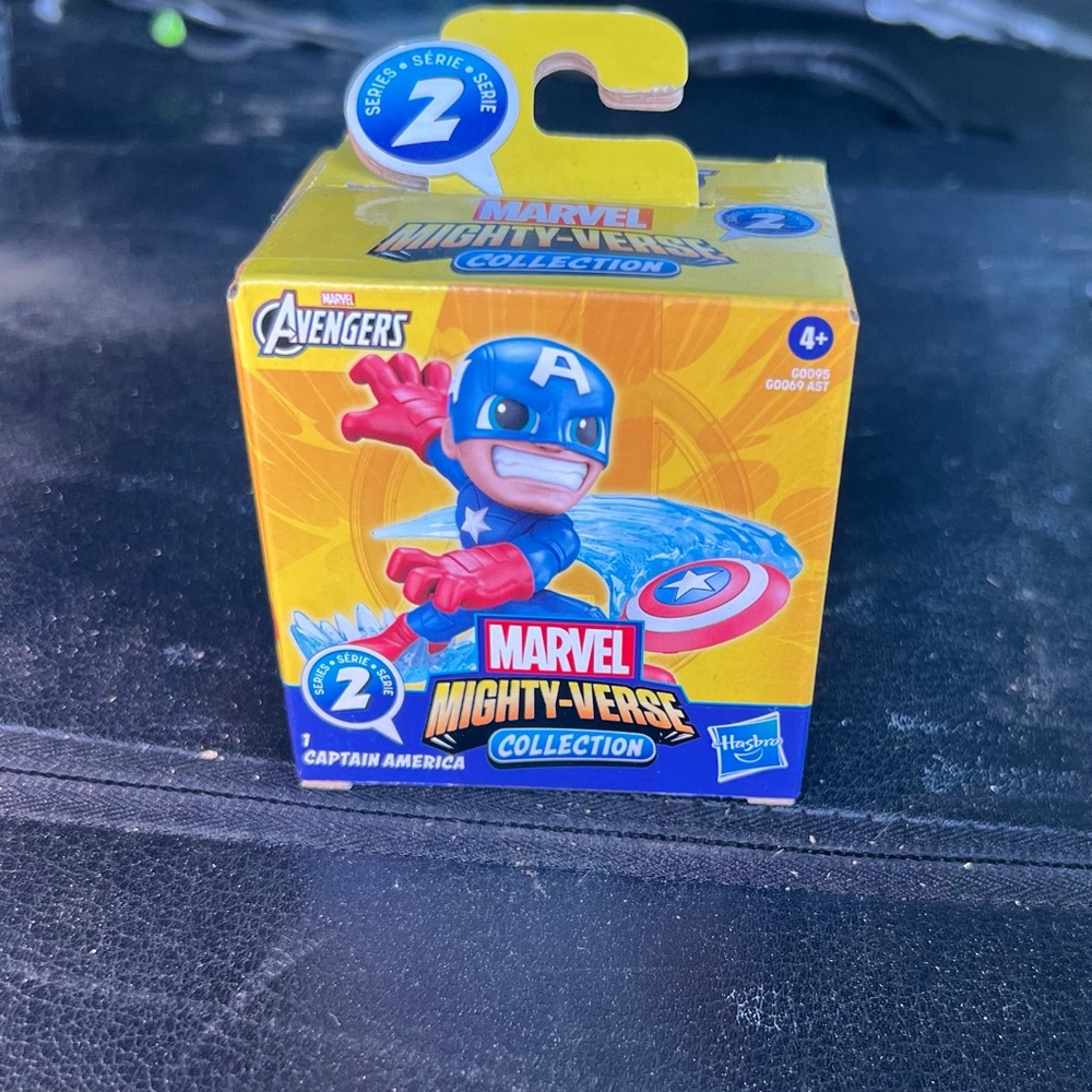 Hasbro Marvel Mighty-Verses Captain America Figure - Blue, Red, Yellow
